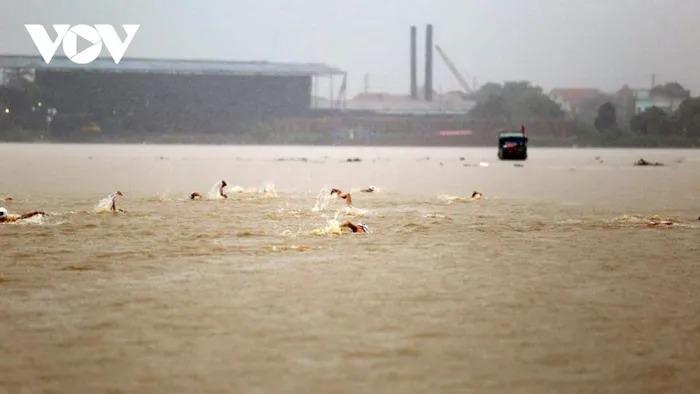 Một học sinh mất tích trên sông Cấm khi tham gia Hội bơi tại Đông Triều-2