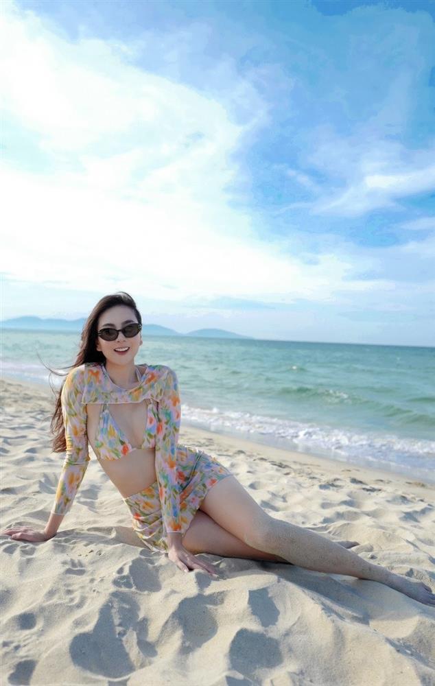 Mai Ngọc hiếm hoi mặc hở đỉnh điểm, fans trầm trồ dán mắt vào vòng 3 hơn 1 mét-5