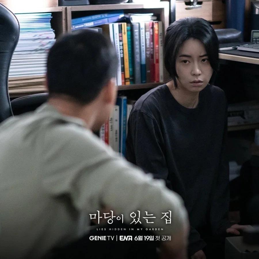 Tình duyên khác biệt của ác nữ màn ảnh Hàn trong phim và ngoài đời-1