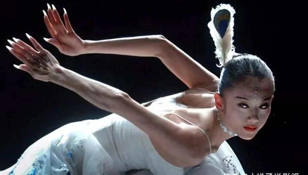 Đệ nhất mỹ nhân Trung Quốc trẻ đẹp ở tuổi U70 nhờ bí quyết lạ-1