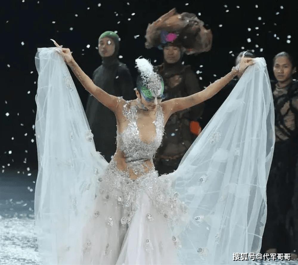 Đệ nhất mỹ nhân Trung Quốc trẻ đẹp ở tuổi U70 nhờ bí quyết lạ-2