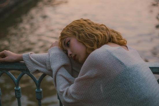 Chồng ngoại tình rồi ly hôn tôi chỉ sau 2 tuần làm đám cưới