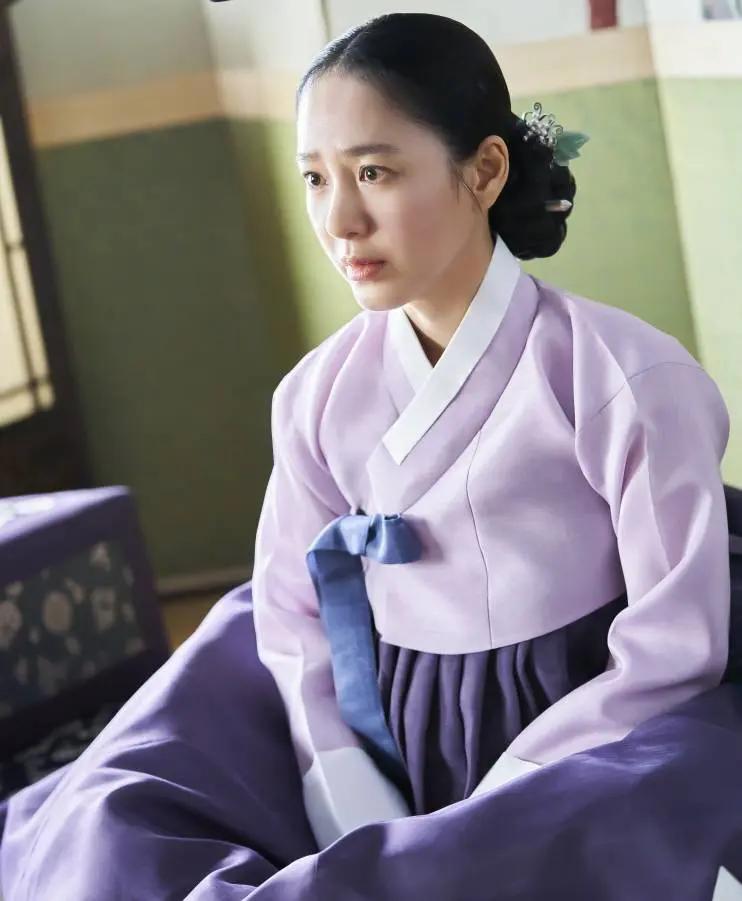 Mỹ nhân 51 tuổi tái xuất giúp phim mới ghi nhận rating cao bất ngờ-5