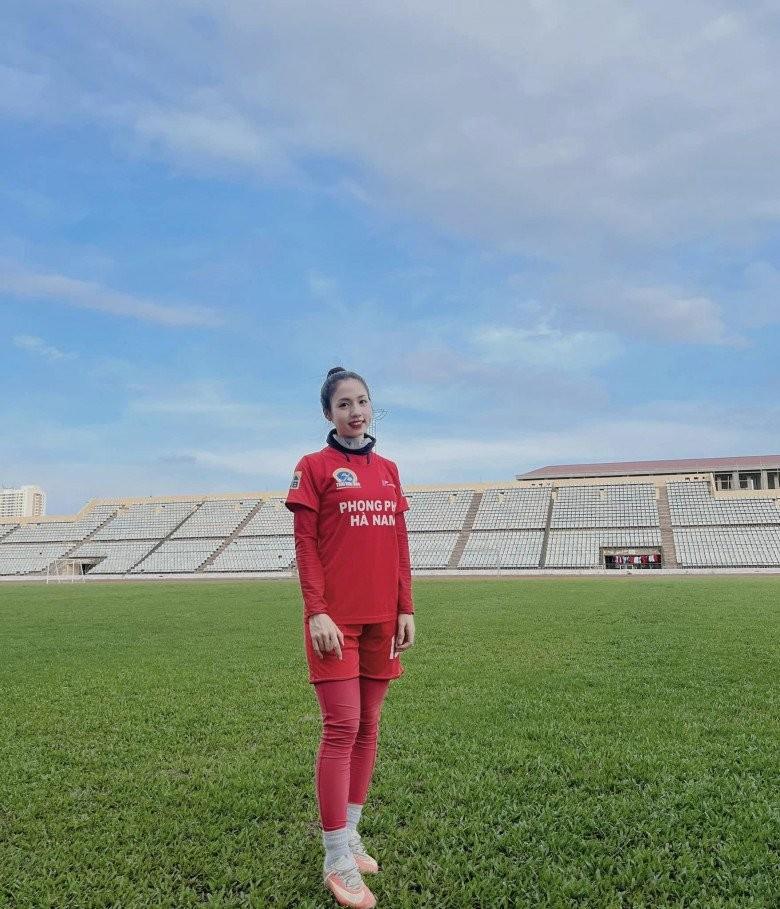Chân dung bóng hồng xinh đẹp giúp tuyển nữ Việt Nam tiến thẳng World Cup 2023-1