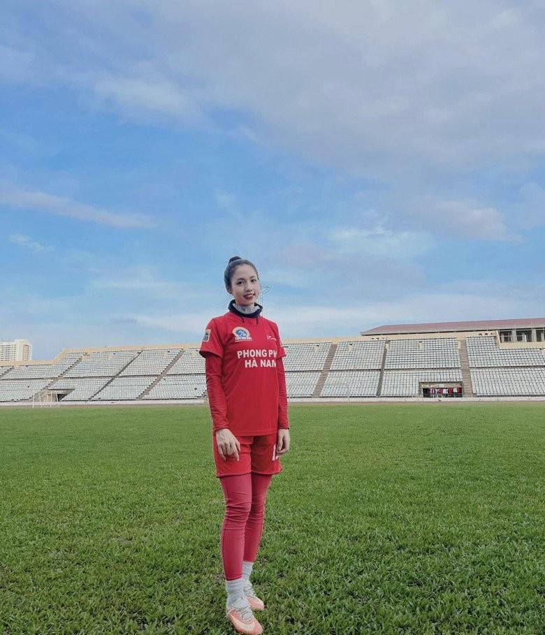 Chân dung bóng hồng xinh đẹp giúp tuyển nữ Việt Nam tiến thẳng World Cup 2023-1