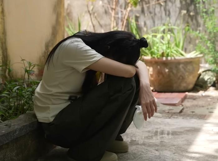 Thúy Ngân suýt ngất xỉu khiến dàn sao Việt hoang mang trên sóng truyền hình-2
