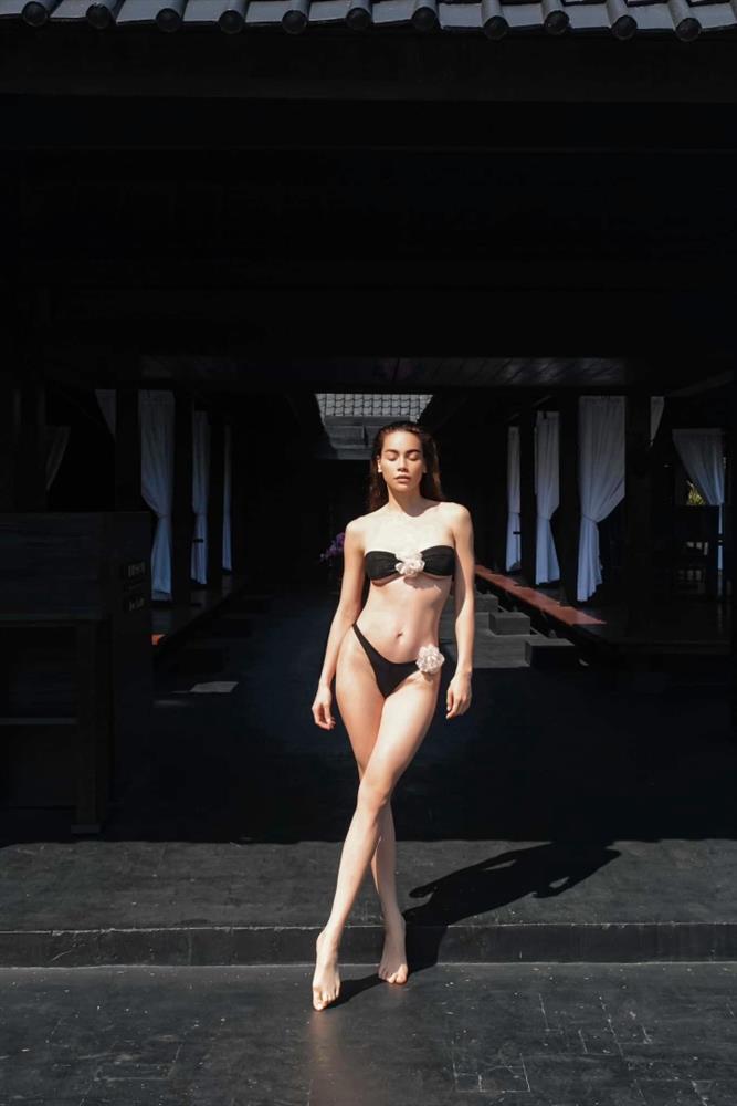 Hồ Ngọc Hà diện bikini siêu nhỏ, khoe vóc dáng nuột nà-5