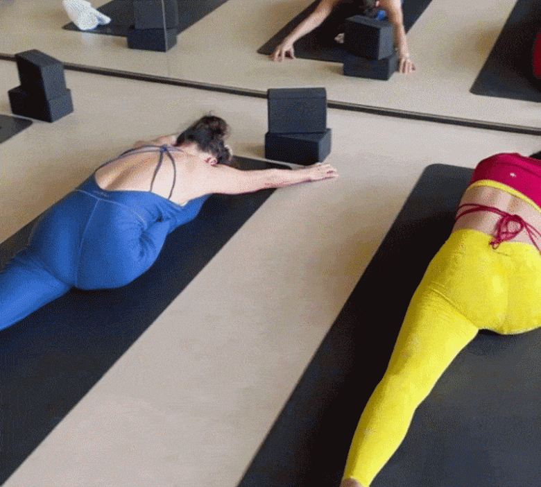 Bà ngoại U70 gốc Huế trẻ khó tin, vòng 3 đẹp như tranh, con gái lai Tây chỉ biết ước-3