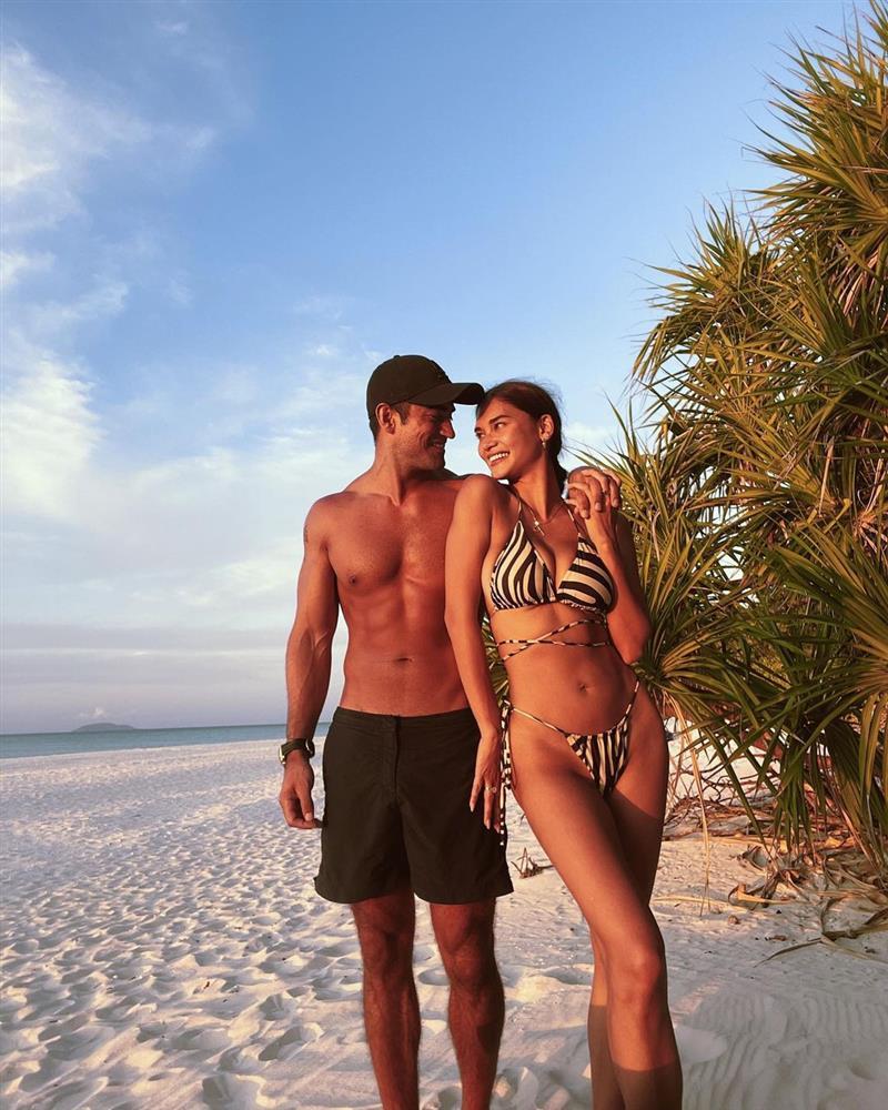 Rộ clip Hoa hậu Hoàn vũ 2015 bị đụng chạm vòng 1 trên sóng trực tiếp-5