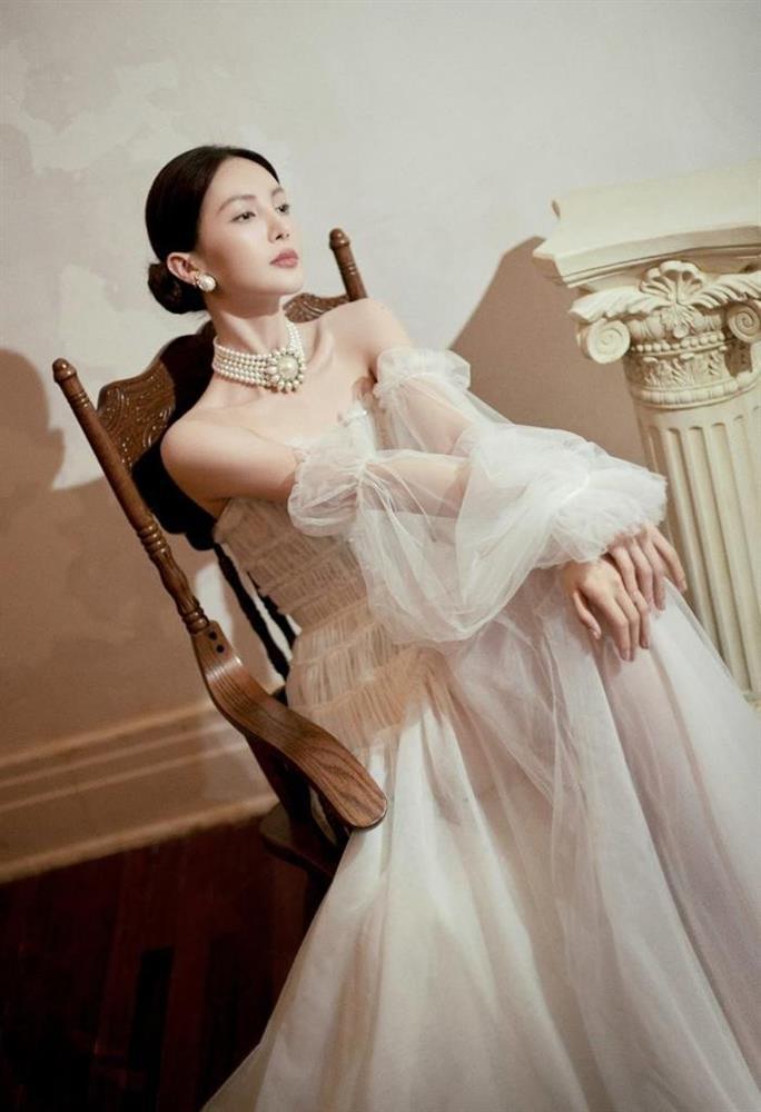 Hoa khôi trường múa đánh mất vẻ tiên tử, miệng méo làm chấn động cõi mạng-1