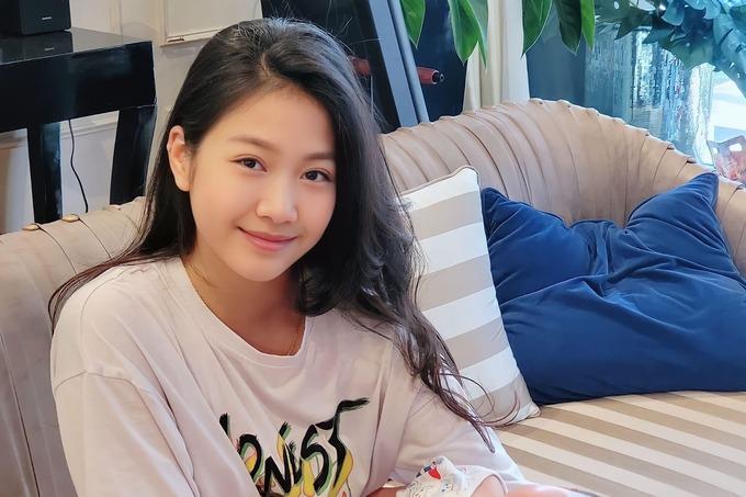 Con gái Mạnh Trường ngày càng xinh đẹp, muốn làm diễn viên giống bố-1