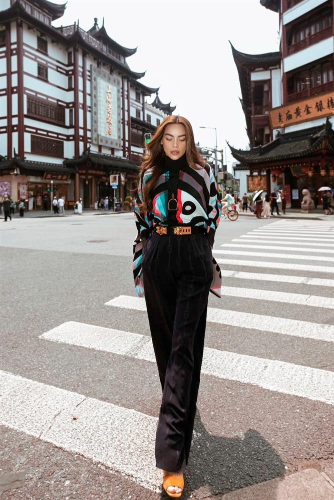 Bảo Anh, Tiểu Vy đọ sắc với đầm trắng-10