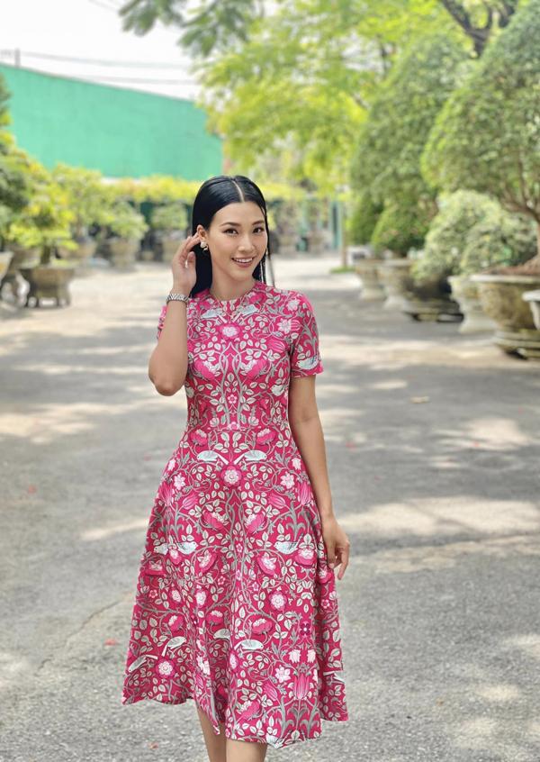 Á hậu đóng Cô Đơn Trên Sofa của Hà Hồ: Gái một con, eo con kiến nhờ cật lực đốt mỡ-5