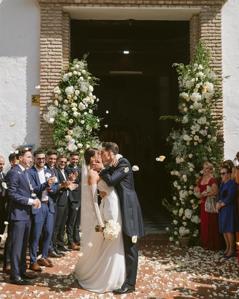 Hoa hậu Hoàn vũ Tây Ban Nha cưới thủ môn đắt giá nhất thế giới-2