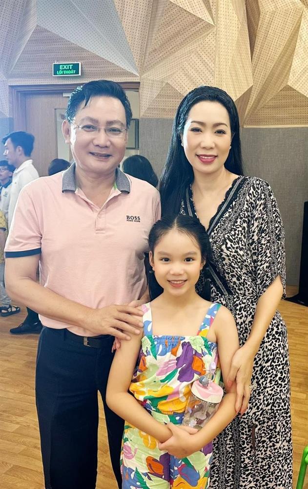 Lấy đại gia ngành nhựa, Á hậu 2 Hoa Hậu Việt Nam U50 sinh con gái nhan sắc ngang ngửa mẹ-4