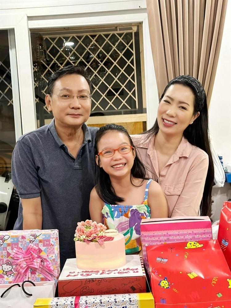 Lấy đại gia ngành nhựa, Á hậu 2 Hoa Hậu Việt Nam U50 sinh con gái nhan sắc ngang ngửa mẹ-2