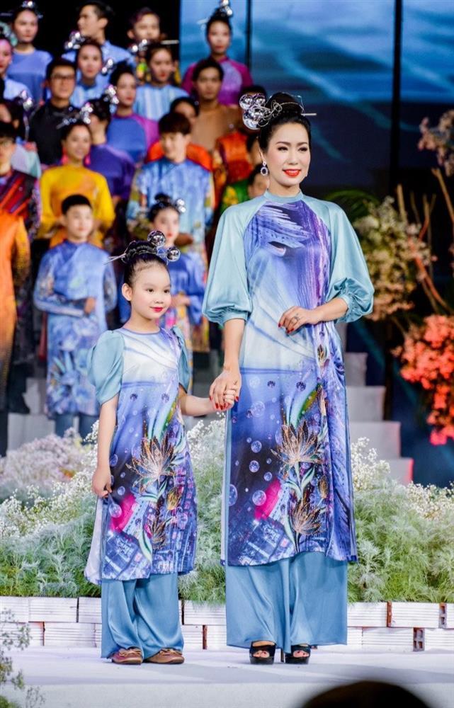 Lấy đại gia ngành nhựa, Á hậu 2 Hoa Hậu Việt Nam U50 sinh con gái nhan sắc ngang ngửa mẹ-8
