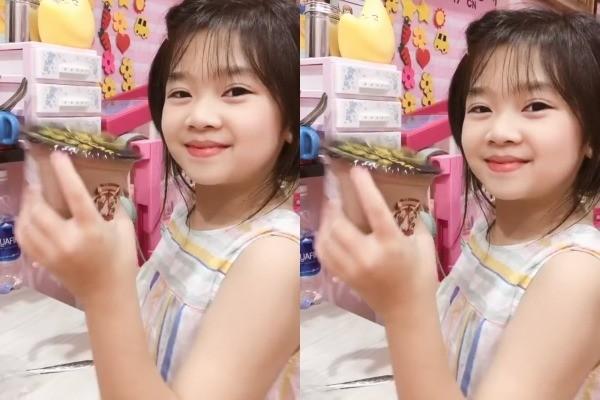 Con gái cố diễn viên Mai Phương 10 tuổi chân dài như sếu, cân đủ phong cách, trang điểm xinh hệt mẹ-13