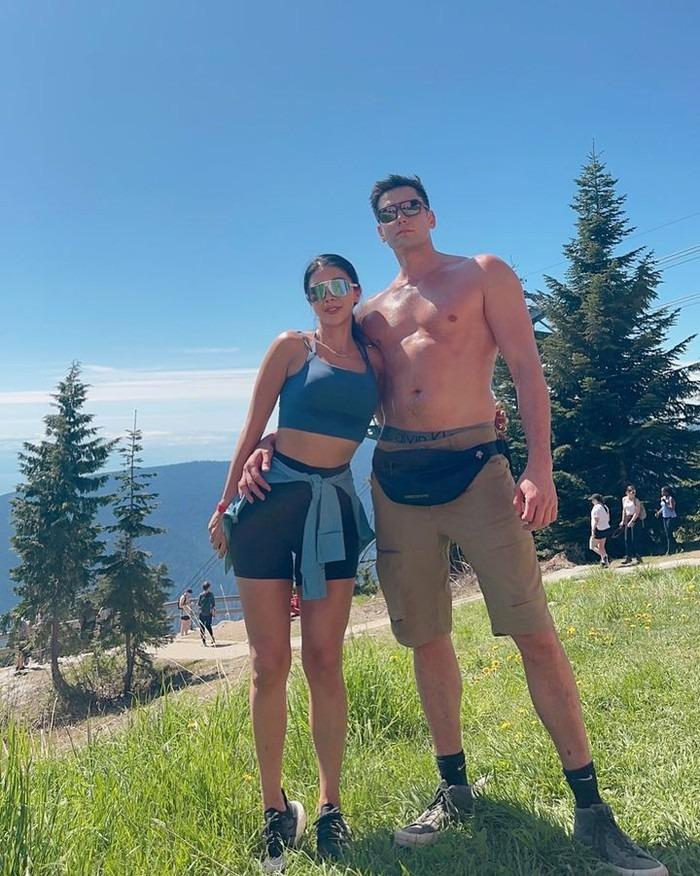 Kbiz liên tiếp đón tin hỷ: Diễn viên Gia Đình Là Số 1 cầu hôn bạn gái gợi cảm ở Canada-3