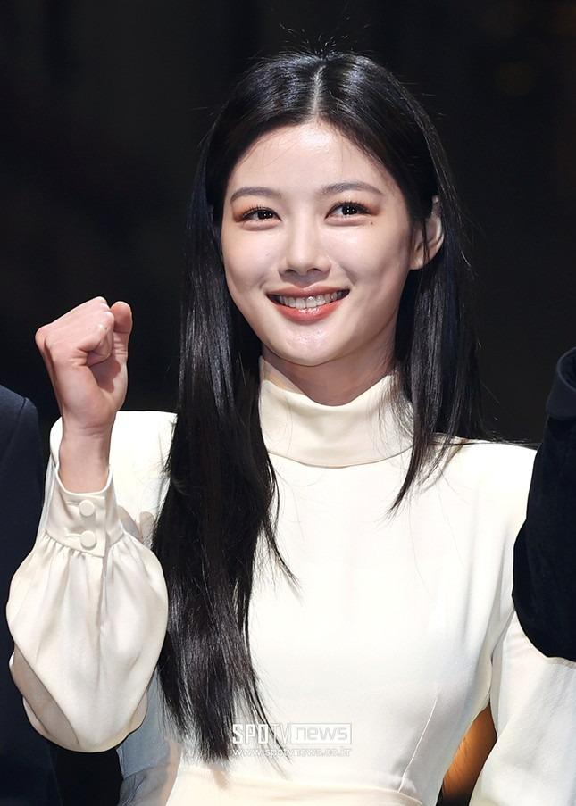 IU và Kim Yoo Jung từ bỏ áp lực thi đại học như thế nào để thành công?-2