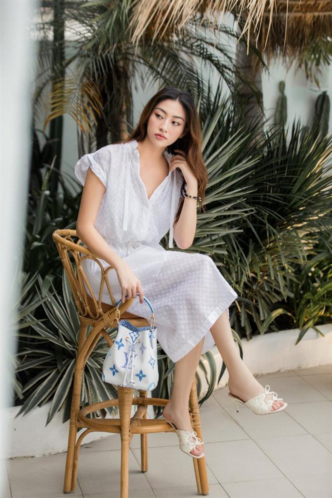 Giảng viên Đại học đi biển, mặc giấu tiệt báu vật dài 1m22 vẫn gợi cảm ngẩn người-6