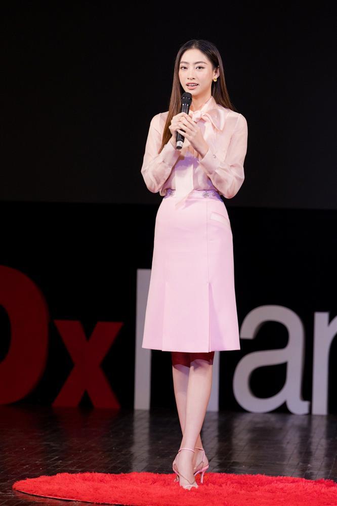 Giảng viên Đại học đi biển, mặc giấu tiệt báu vật dài 1m22 vẫn gợi cảm ngẩn người-8