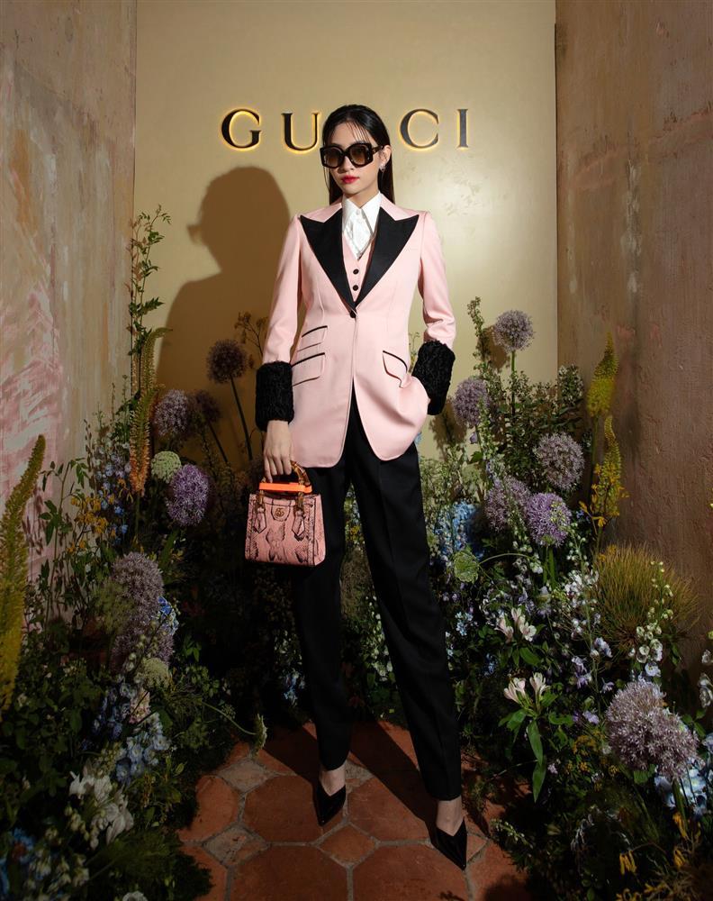 Giảng viên Đại học đi biển, mặc giấu tiệt báu vật dài 1m22 vẫn gợi cảm ngẩn người-11