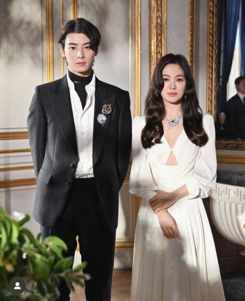 Song Hye Kyo chia tay màu son kết thân nhiều năm nay, bùng nổ nhan sắc nhưng hãy dừng 1 nhịp!-5