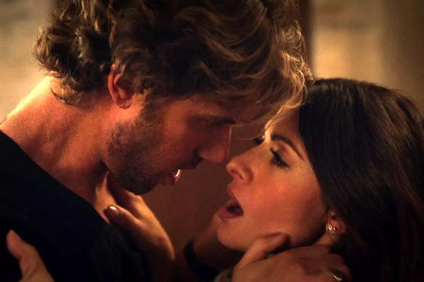 Nữ chính Sex/Life hé lộ sự thật sau cảnh nóng táo bạo trên phim-2