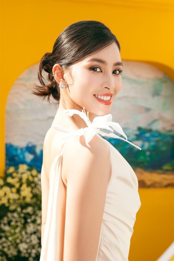 Hoa hậu Tiểu Vy đọ sắc siêu mẫu Võ Hoàng Yến, một chín một mười-1