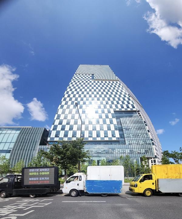 Quan hệ giữa Taeyeon và công ty quản lý ngày càng căng thẳng?-4