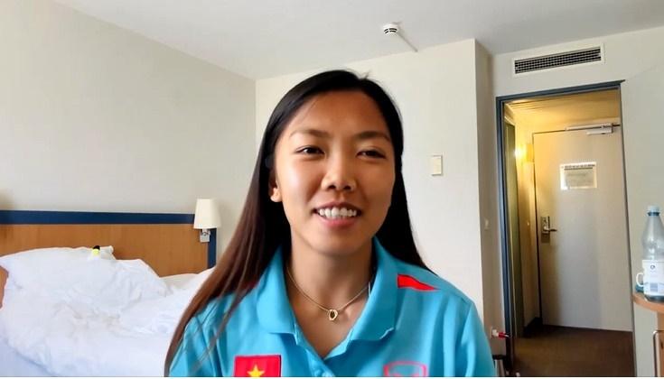 Huỳnh Như trổ tài ca hát chúc mừng sinh nhật mẹ gây xúc động-1