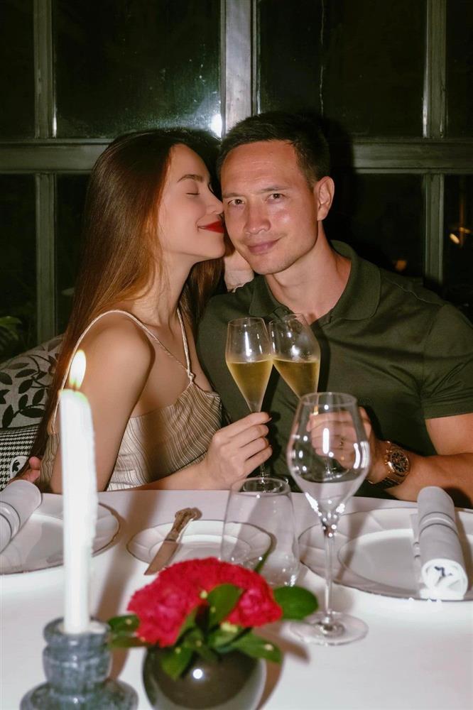 Hà Hồ đeo trang sức giá hơn 408 tỷ sánh đôi cạnh Kim Lý trong ngày kỷ niệm 6 năm yêu nhau-2