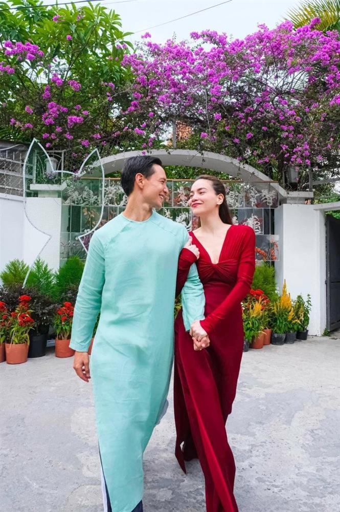 Hà Hồ đeo trang sức giá hơn 408 tỷ sánh đôi cạnh Kim Lý trong ngày kỷ niệm 6 năm yêu nhau-3