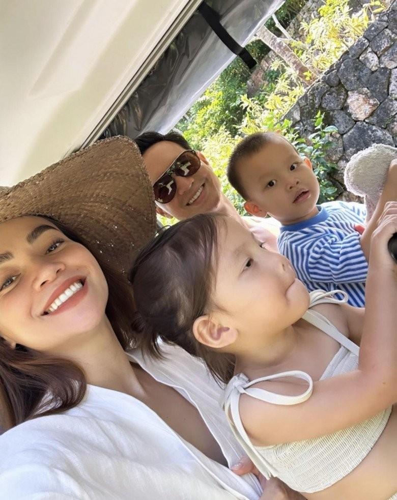 Hà Hồ đeo trang sức giá hơn 408 tỷ sánh đôi cạnh Kim Lý trong ngày kỷ niệm 6 năm yêu nhau-4