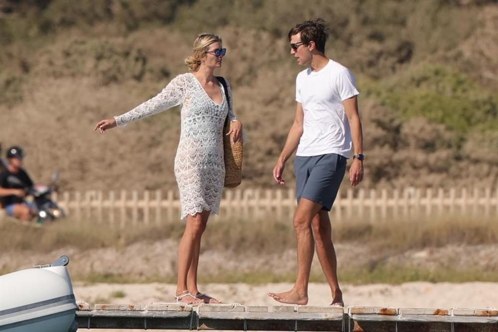 Ivanka Trump gợi cảm với áo tắm-2