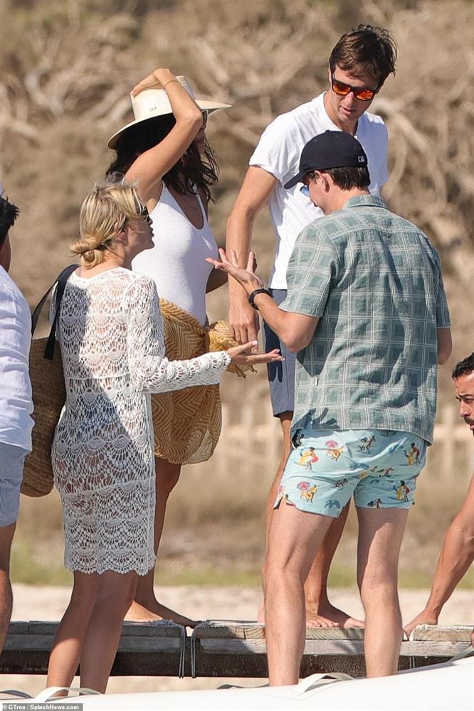 Ivanka Trump gợi cảm với áo tắm-1