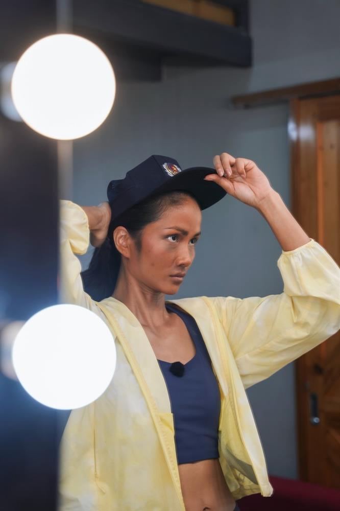 Chuyện gì đang xảy ra với HHen Niê?-2