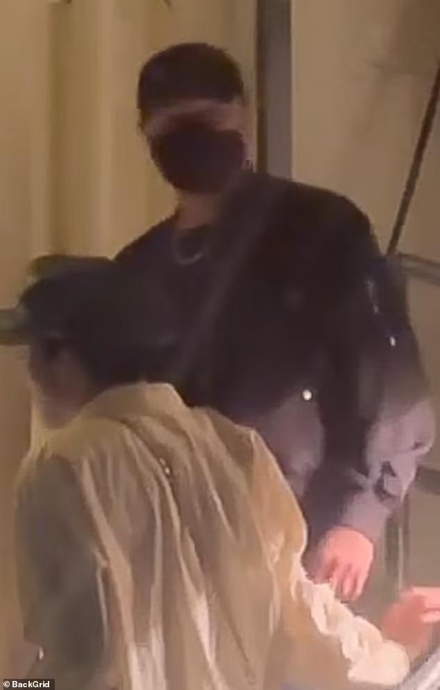 Leonardo DiCaprio và siêu mẫu Gigi Hadid chỉ là bạn bè-3