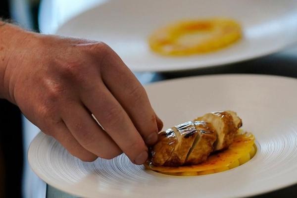 Giống gà kỳ lạ đen cả xương lẫn thịt, đâu là nguyên nhân?-3