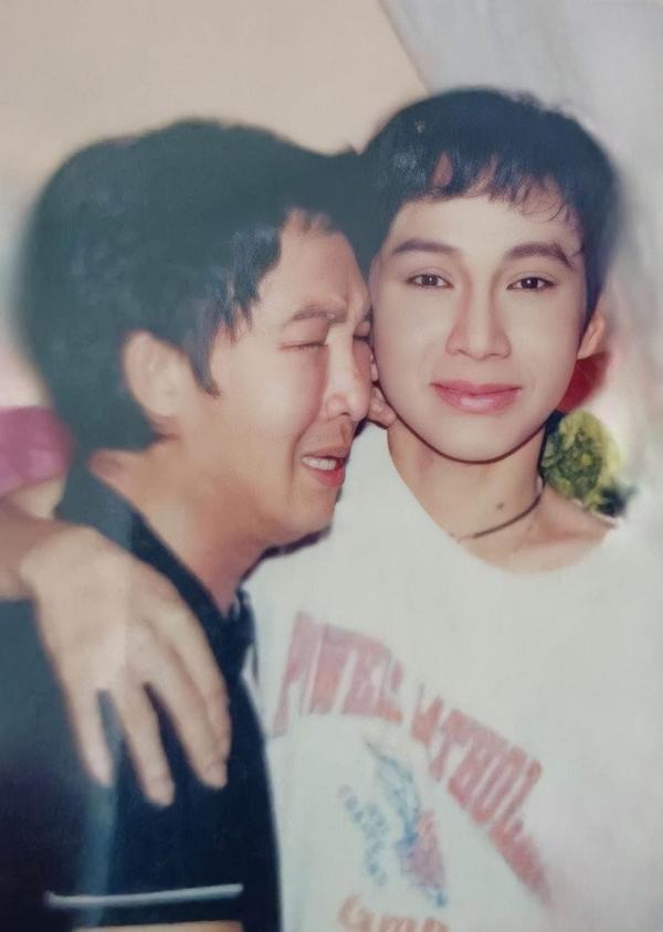 Nam nghệ sĩ bị đồn là con rơi Vũ Linh vì giống đến kỳ lạ-2