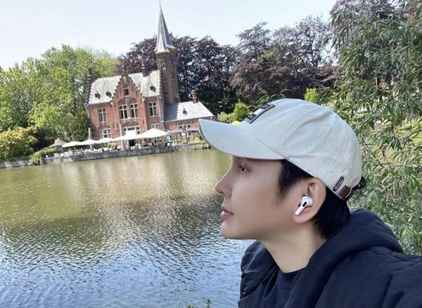 Nam nghệ sĩ bị đồn là con rơi Vũ Linh vì giống đến kỳ lạ-7