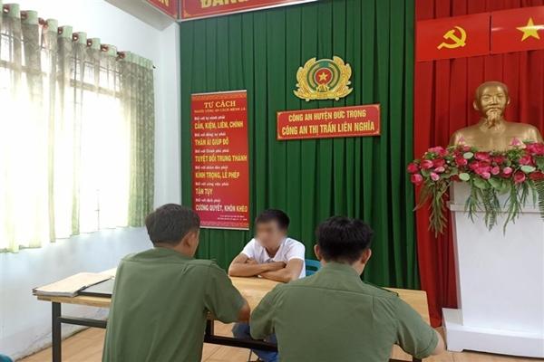 Triệt phá đường dây cung cấp thiết bị gian lận thi cử-2