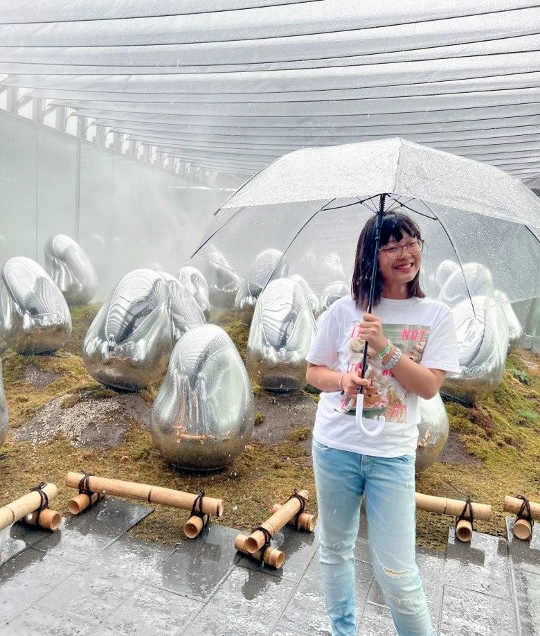 Cô bé sướng nhất VTV là đây, được mẹ BTV dẫn đi khắp thế gian từ khi còn bé tí-13