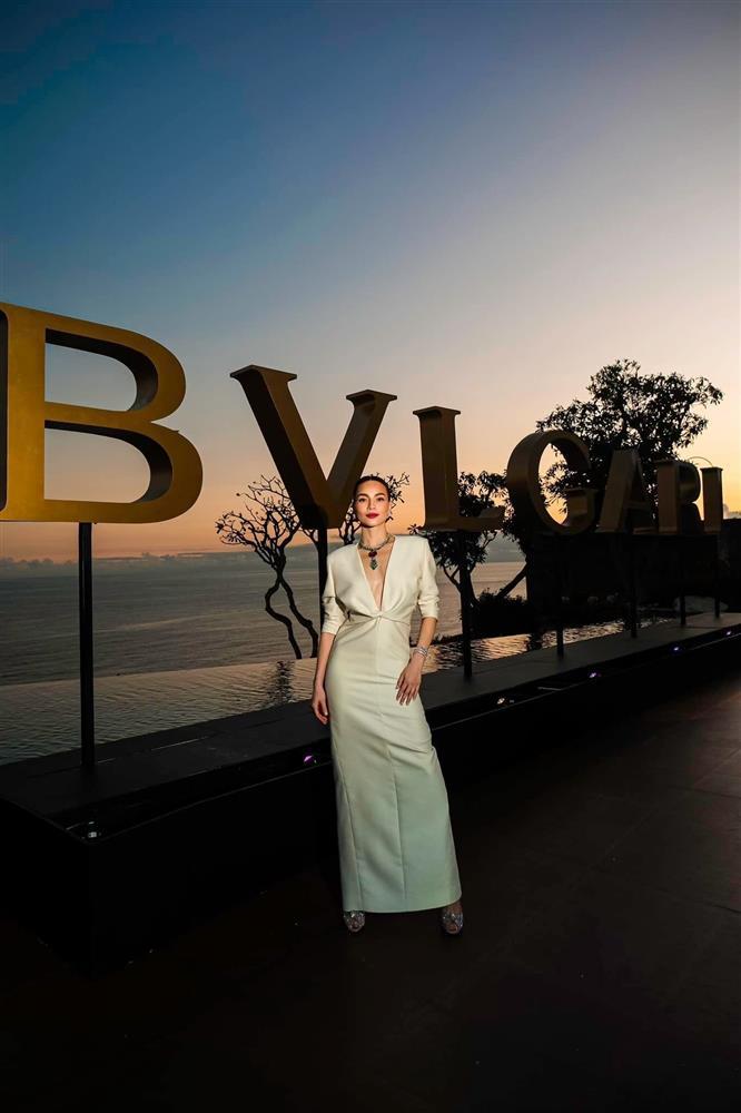 Phong cách thời trang đẳng cấp của Hồ Ngọc Hà: Xuất hiện ở đâu nổi bật ở đó-4