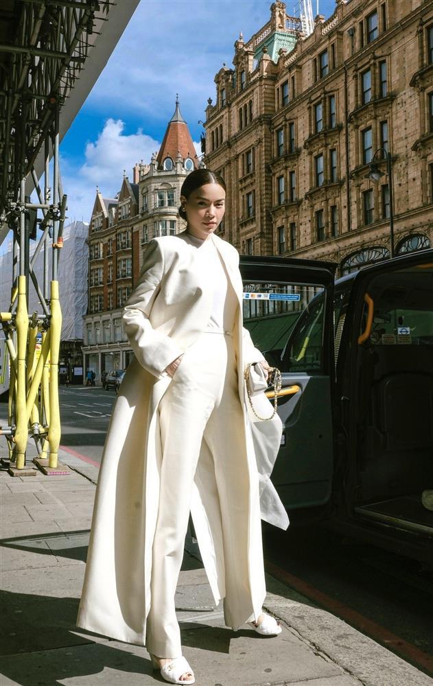 Phong cách thời trang đẳng cấp của Hồ Ngọc Hà: Xuất hiện ở đâu nổi bật ở đó-9