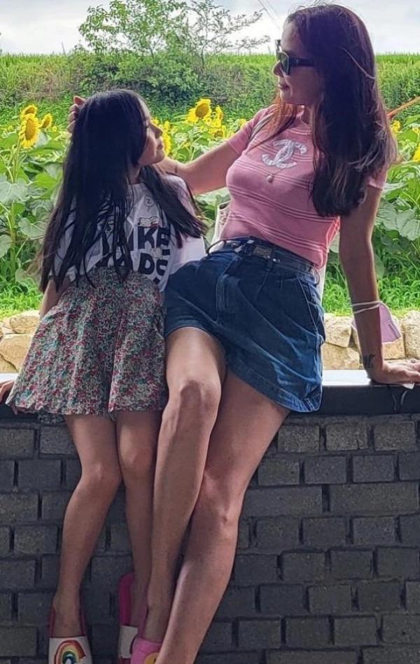 Con gái vợ chồng tài tử Jang Dong Gun gây sốt nhờ 1 tấm ảnh chụp góc nghiêng-3