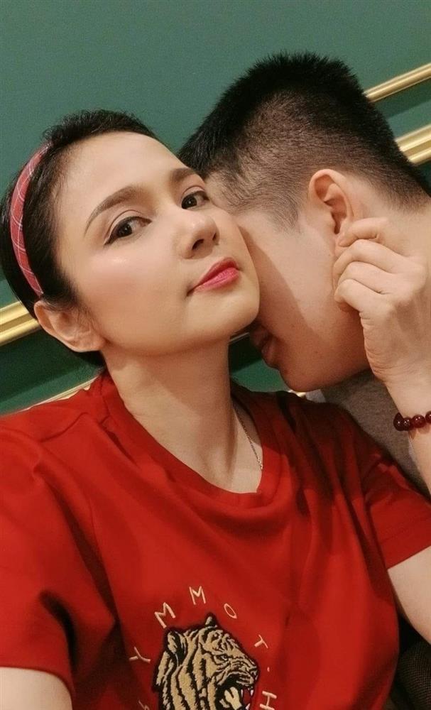 Giấu kín suốt 14 năm, người đẹp Tây đô Việt Trinh khiến fan giật mình vì con trai giờ già dặn-7