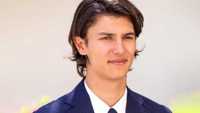 Hoàng tử đẹp trai nhất châu Âu bị bà nội xóa bỏ tước hiệu, từng là chàng thơ của Dior giờ ra sao?-7