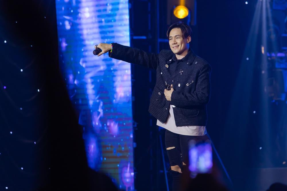 Ca sĩ Khánh Phương vừa bị phạt 245 triệu đồng vì mua cổ phiếu chui là ai?-2